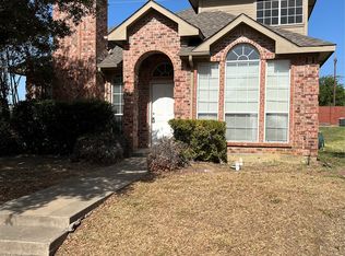 902 Brose Dr, Lewisville, TX 75067