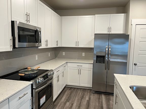 3rd image of 2231 Hospitality Ln