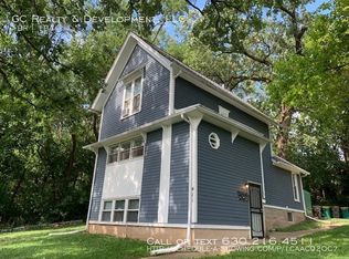 411 Wellington Ave APT 1, Elgin, IL 60120