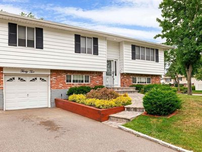32 Tanglewood Drive, Smithtown, NY, 11787