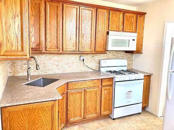 2nd image of 27 Shore Ave #27