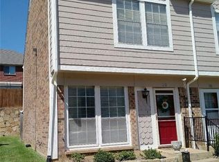 25 Abbey Rd, Euless, TX 76039