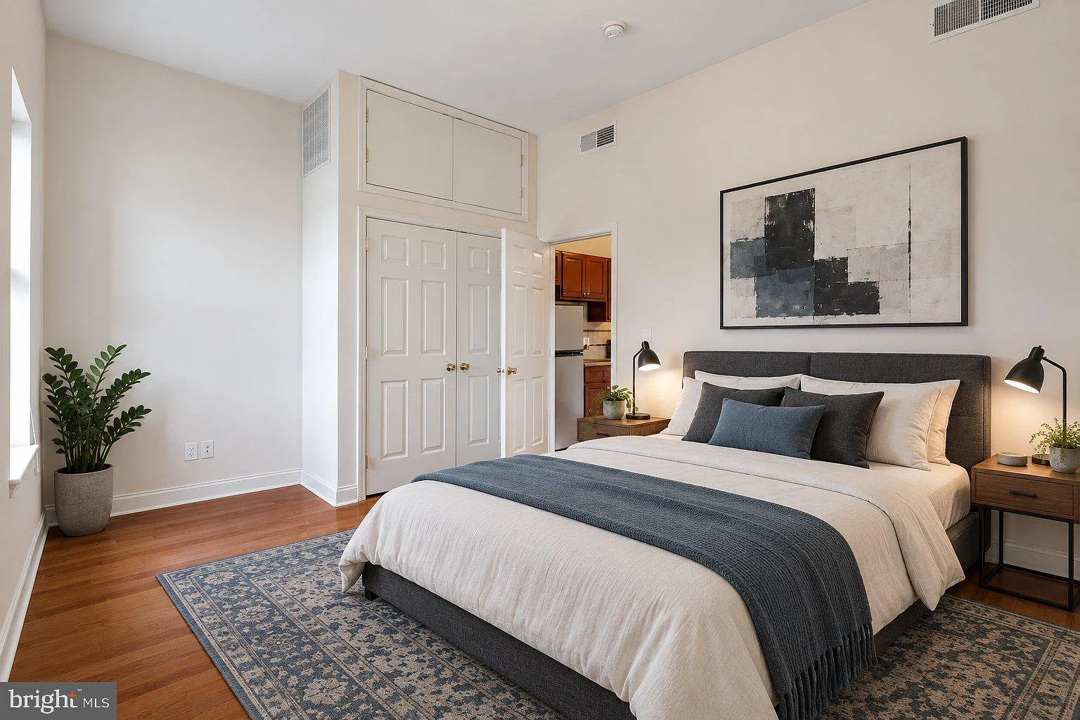 1 bed, 1.0 bath, $1,195 — Photo 2