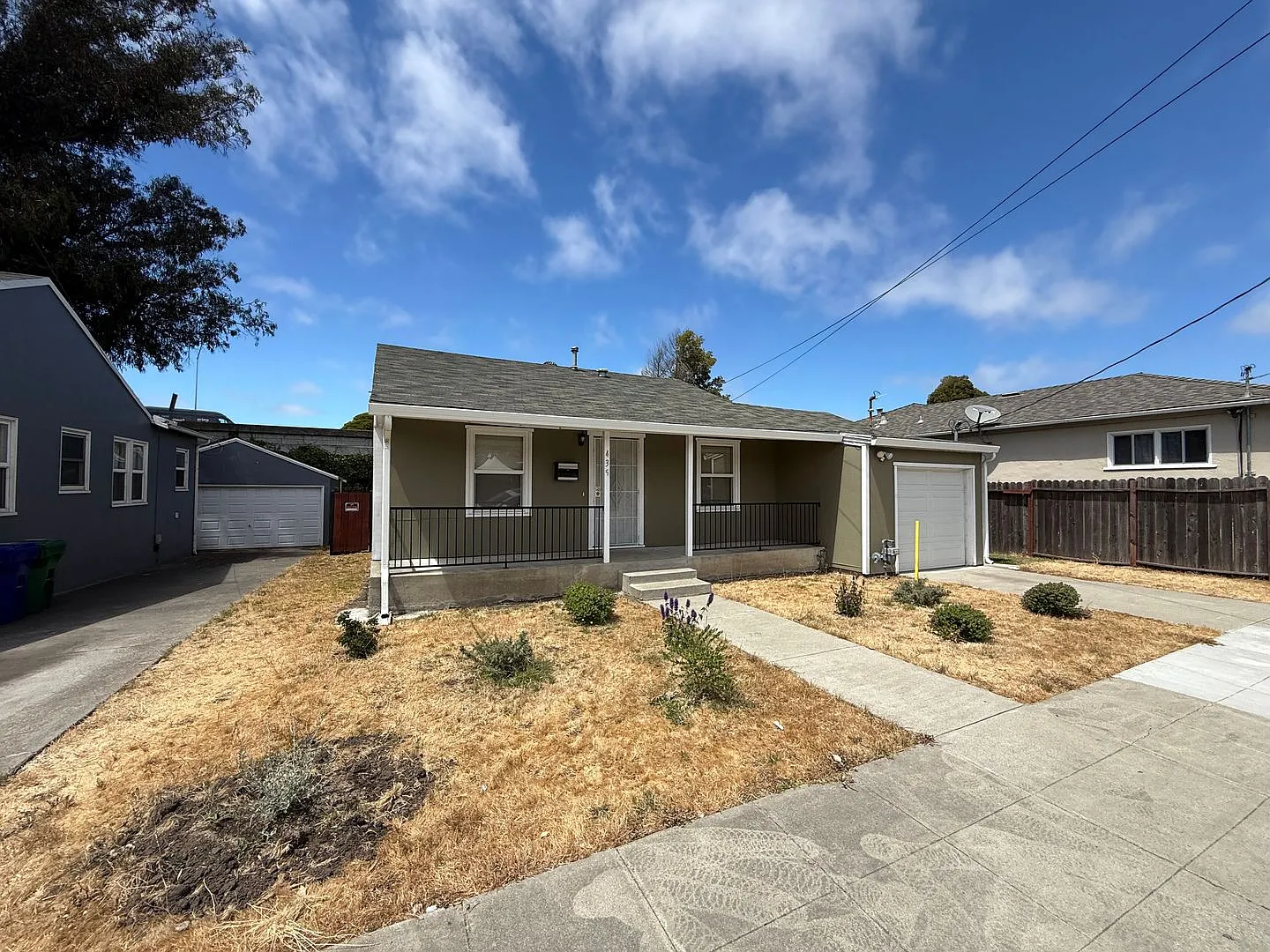 Pending - Richmond 2-Bedroom Single Family Home w/ 1-Car Garage — Photo 1
