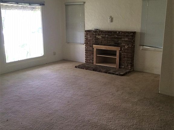 4th image of 1557 N Glenn Ave
