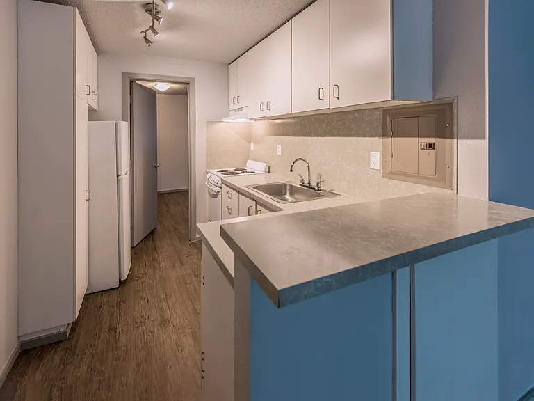 Monticello Apartments — Photo 12