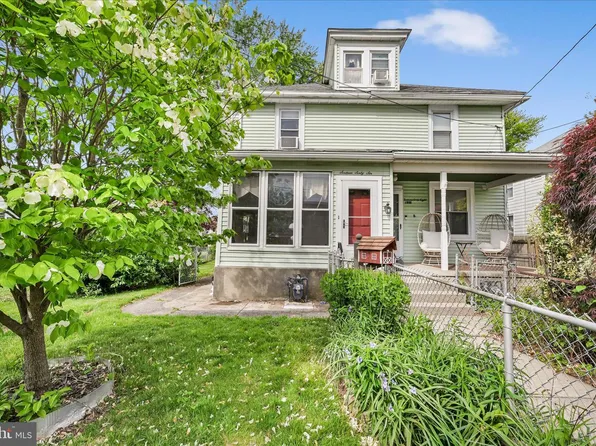 1666 Ward St, Linwood, PA 19061