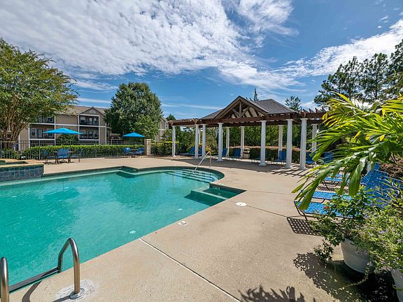 Walden Pond Apartments