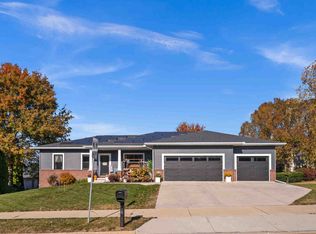 3103 Fox Creek Rd, Bloomington, IL 61705