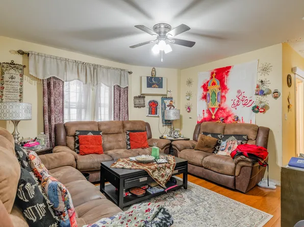 27 W 4th St, Bayonne, NJ 07002