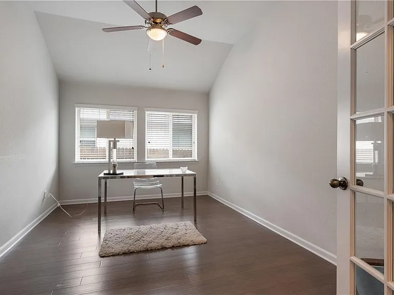 242 Krupp Ave — Photo 5