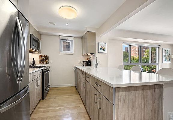 3rd image of 171 W 131st St APT 307