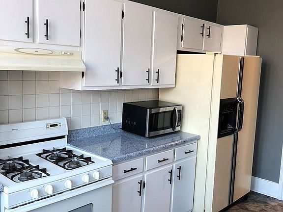 5th image of 915 N East St APT 1