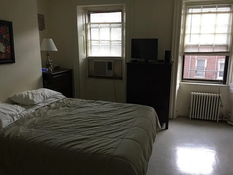 38 Oak St #2 — Photo 2
