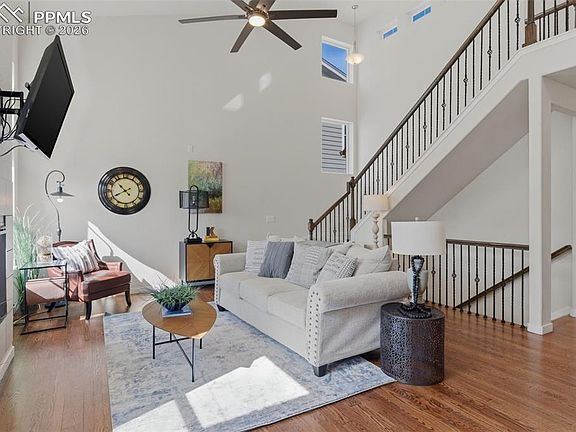 3rd image of 5895 Thurber Dr