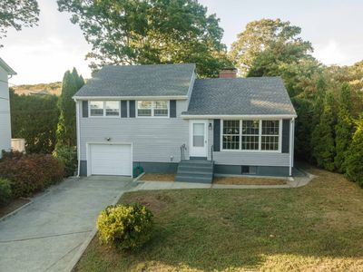 895 Shennecossett Road, Groton, CT, 06340