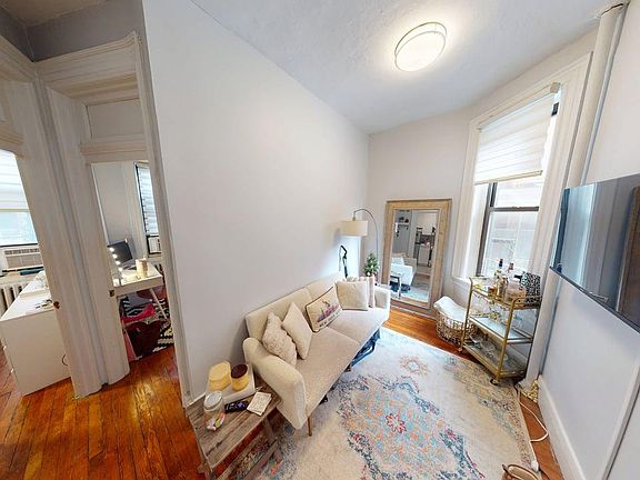 4th image of 221 E 83rd St APT 2R