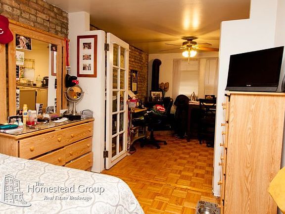 5th image of 837 1/2 W Cornelia Ave APT 2S
