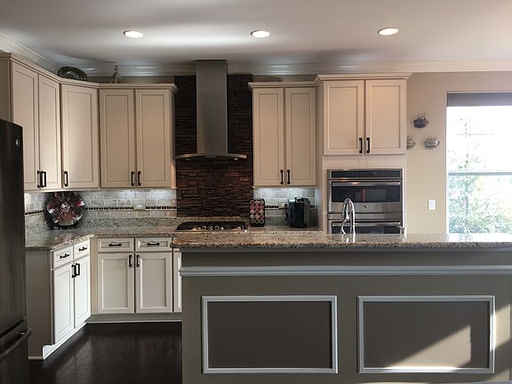 3rd image of 49485 Shire Ln
