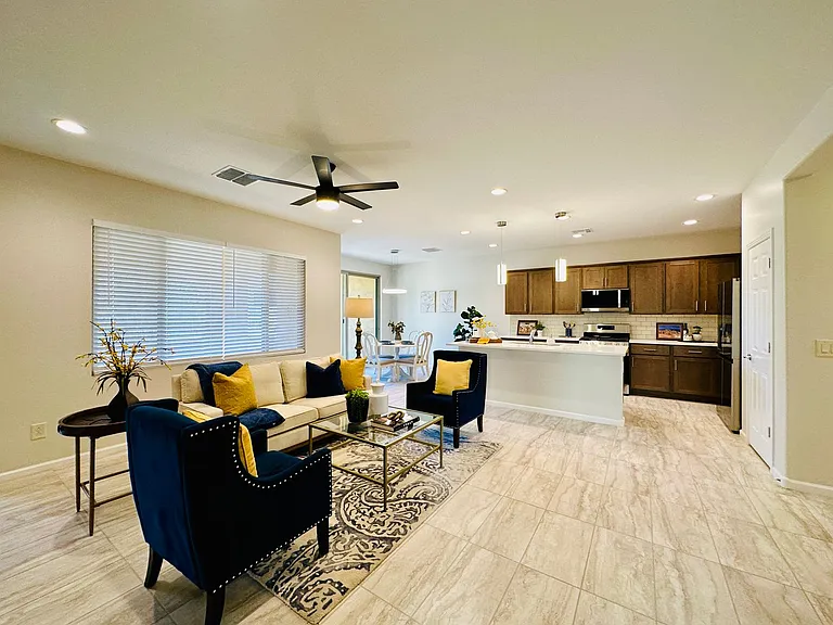 1436 E Basalt Dr — Photo 13