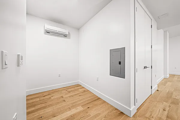 Rented by Nooklyn NYC LLC | media 4