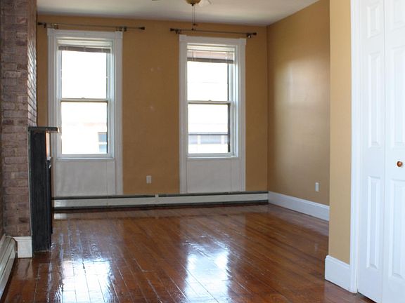 2nd image of 101 Sussex St APT 5R