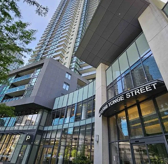 5162 W Yonge St #1901 — Photo 2