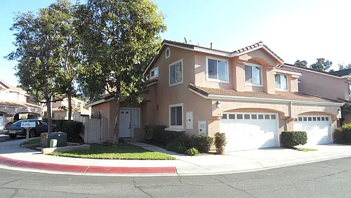2209 Ascot St Photo 1