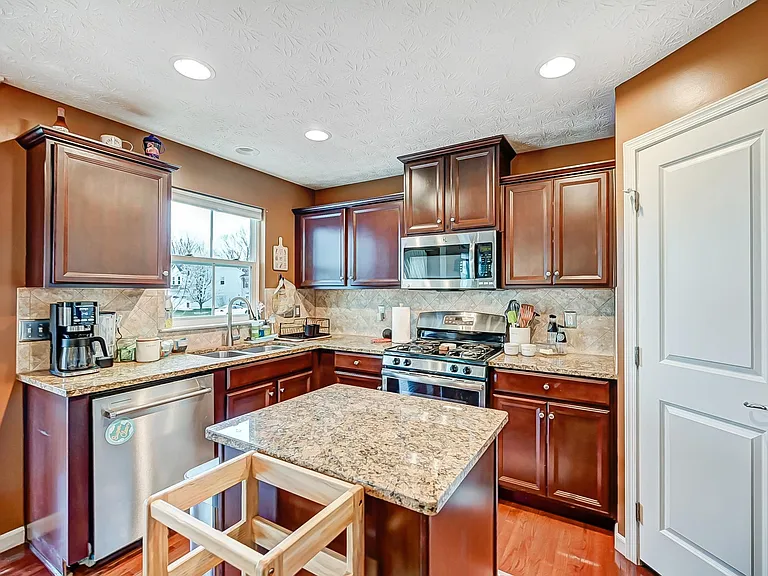 1404 Artesian Ln — Photo 24
