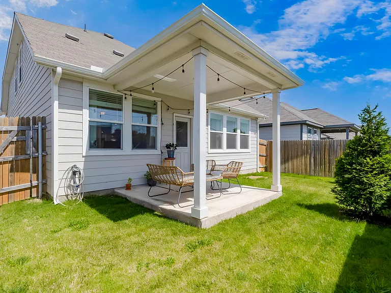 15805 Oglethorpe Dr — Photo 10