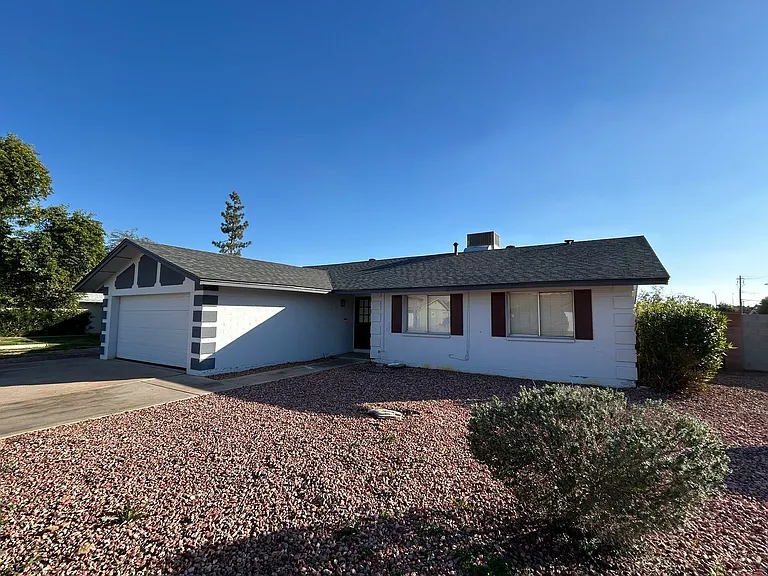 8601 E Orange Blossom Ln — Photo 2