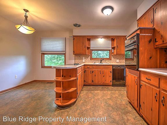 2nd image of 247 De Lee Dr