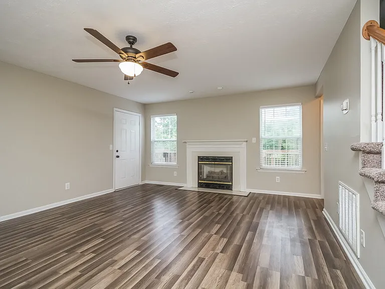 111 Springfield Dr — Photo 4