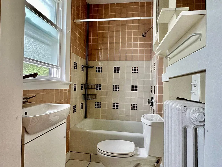 30 Willard St #2 — Photo 15