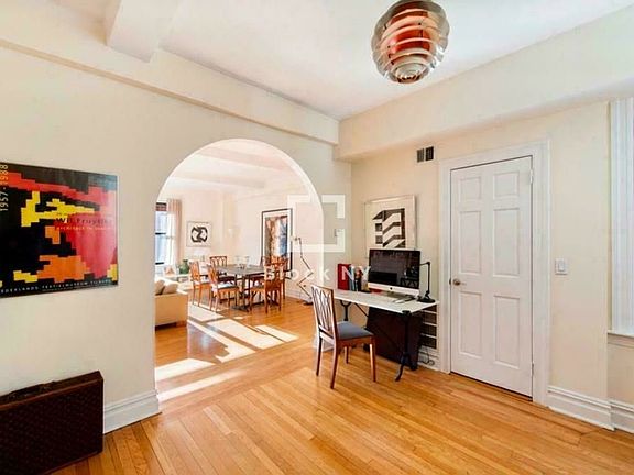 3rd image of 133 E 80th St APT 6B