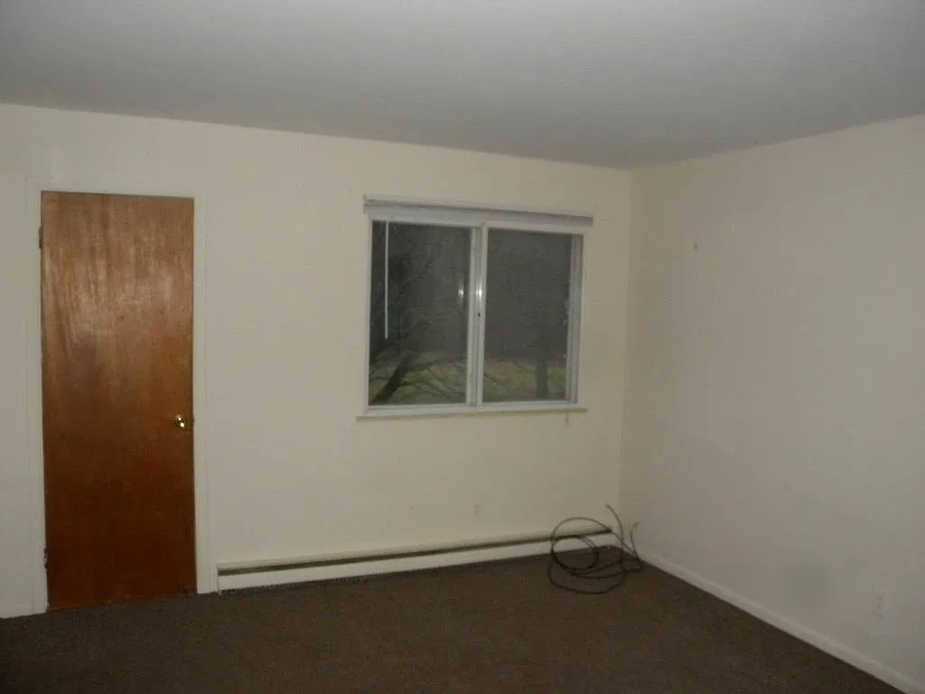 2 bed, 1.0 bath, 850 sqft, $700 — Photo 2