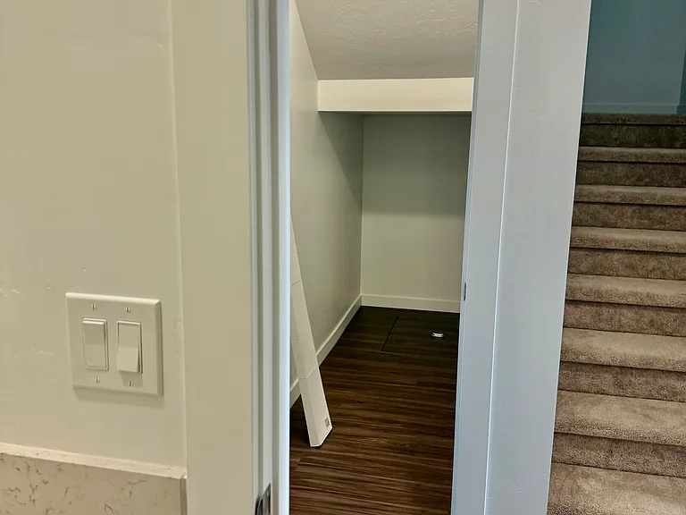 208 N Stratus Way — Photo 27