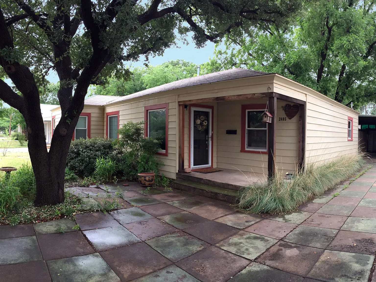 2 bed, 1600 sqft, $1,600 — Photo 2