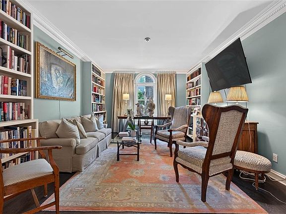 5th image of 2525 Peachtree Rd NE APT 25