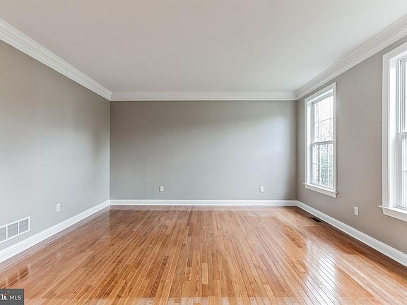 5th image of 168 Candlewyck Dr