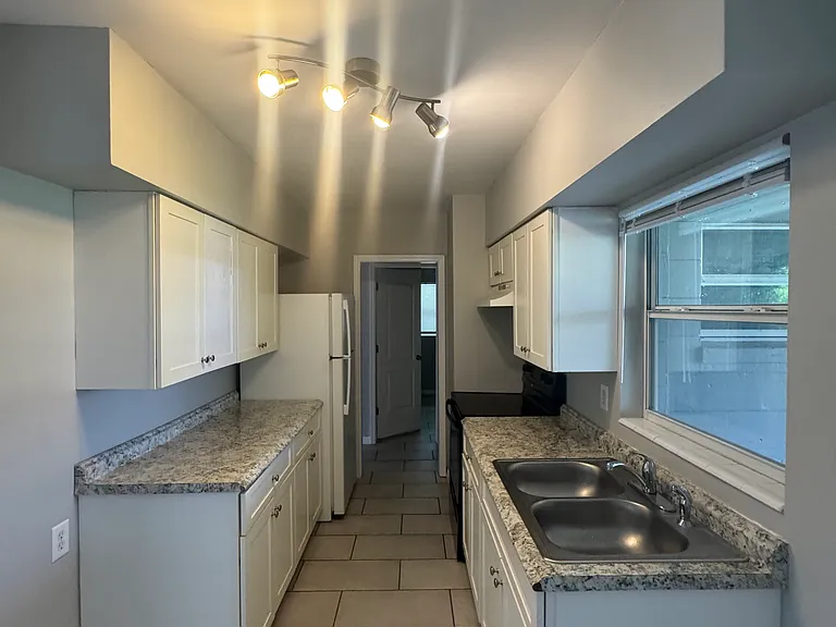 503 Tanglewood Dr — Photo 5