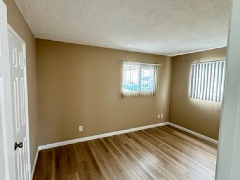3811 Bluff — Photo 30
