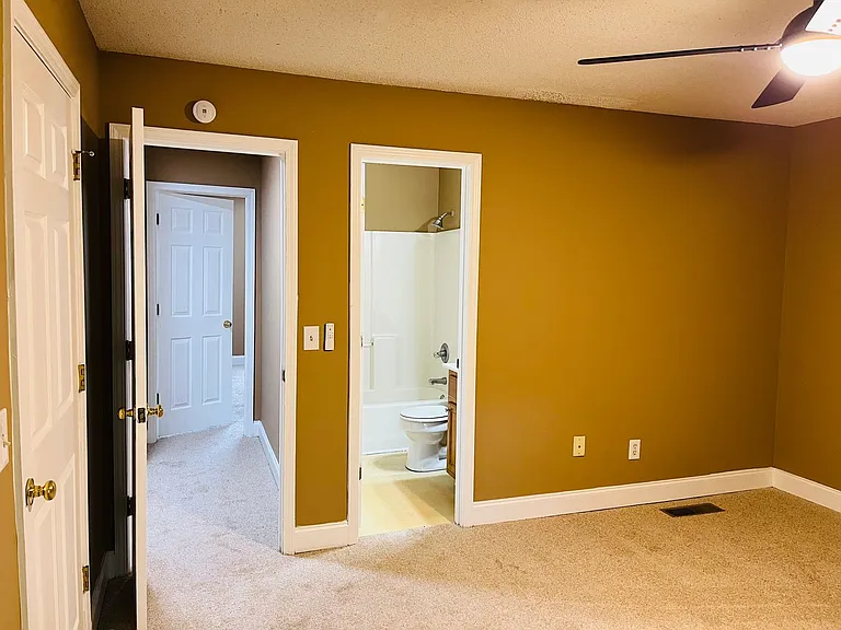 11-17 Jordan Rd — Photo 16