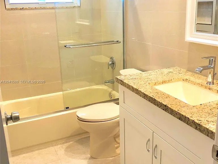1940 NE 34th Ct #1950 — Photo 6