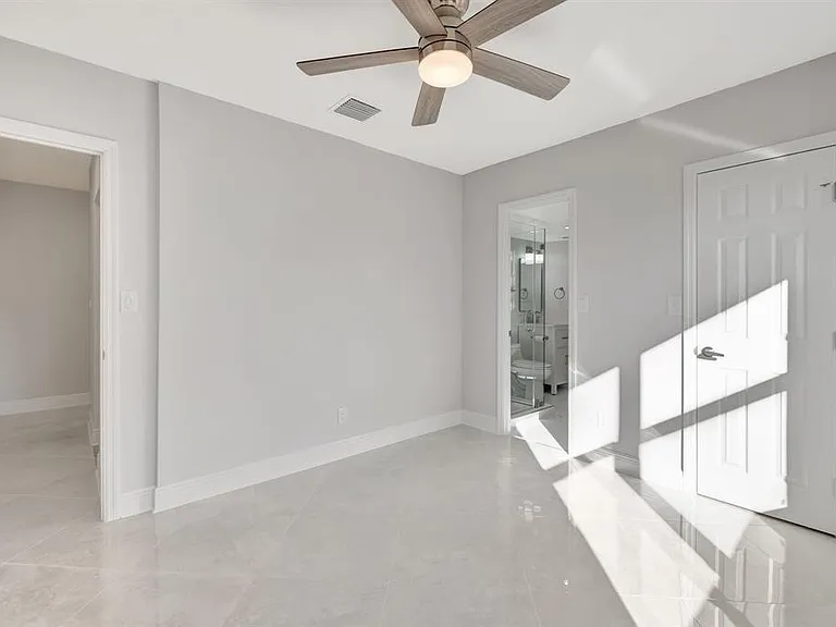 2400 NE 33rd Ave #212 — Photo 16