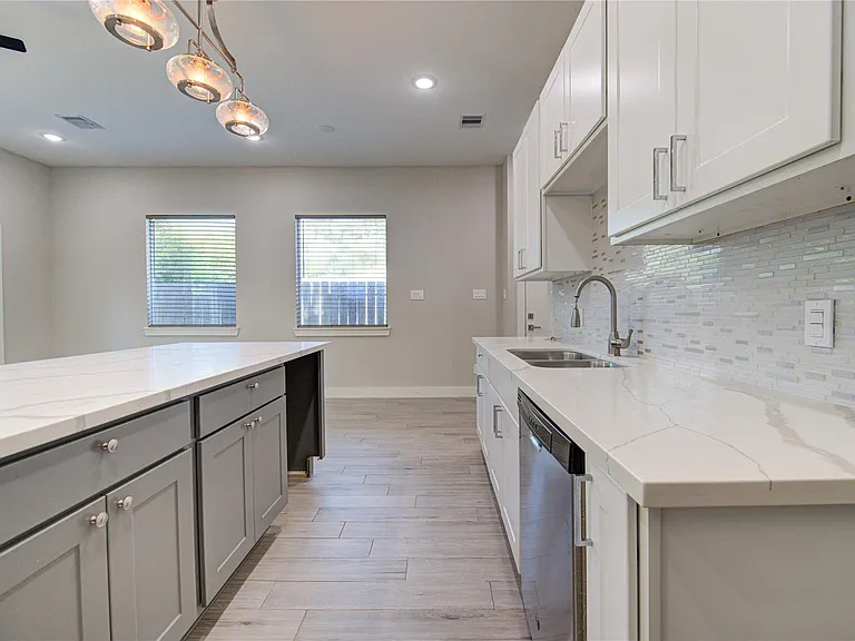 4536 Sunflower St — Photo 8