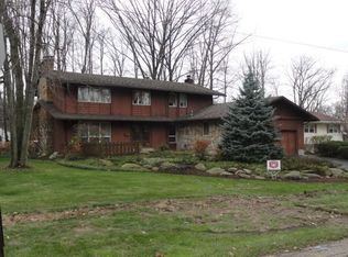 785 Fairfield Dr, Hermitage, PA 16148