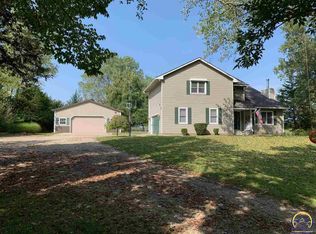 5445 SE Croco Rd, Berryton, KS 66409