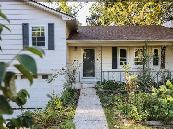 1026 Kings Forest Dr, Leeds, AL 35094