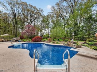 48 Tree Top Rd, White House Station, NJ 08889